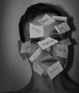 Multilingual therapy for overthinking in Italy